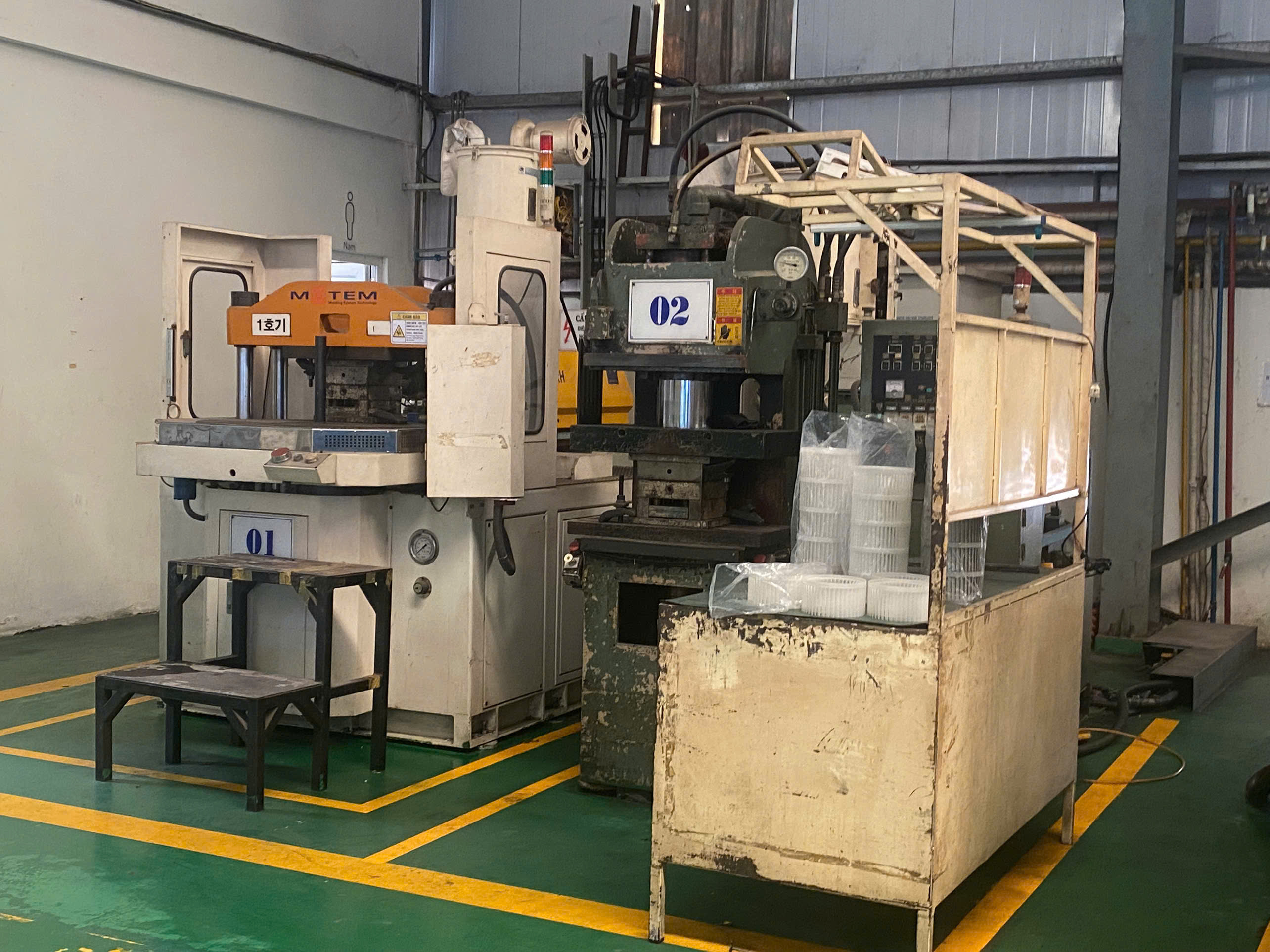 Injection molding machine 1.jpg